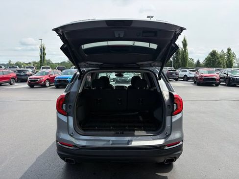 Used 2019 GMC Terrain SLE w/ Driver Convenience Package AWD/4WD image 16