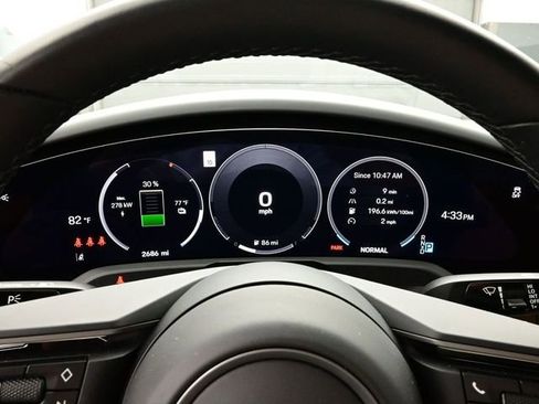 Certified 2025 Porsche Taycan AWD/4WD image 9