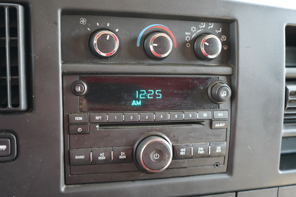 Used 2014 GMC Savana 3500 RWD image 12
