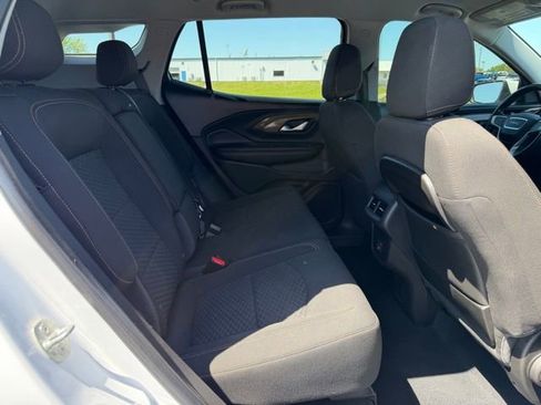 Used 2021 GMC Terrain SLE w/ Driver Convenience Package FWD image 12