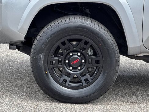 Used 2019 Toyota Tacoma TRD Sport w/ Technology Package RWD image 25