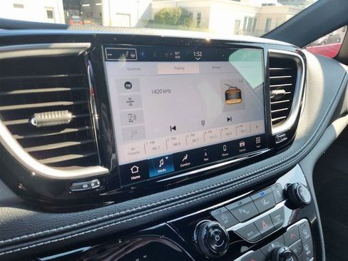 New 2026 Chrysler Pacifica Limited w/ S Appearance Package FWD image 14