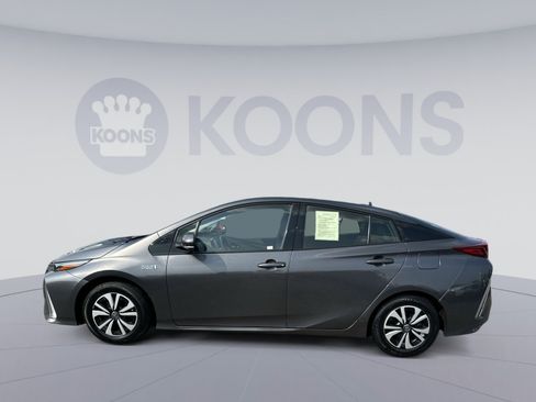 Used 2018 Toyota Prius Prime Premium FWD image 7