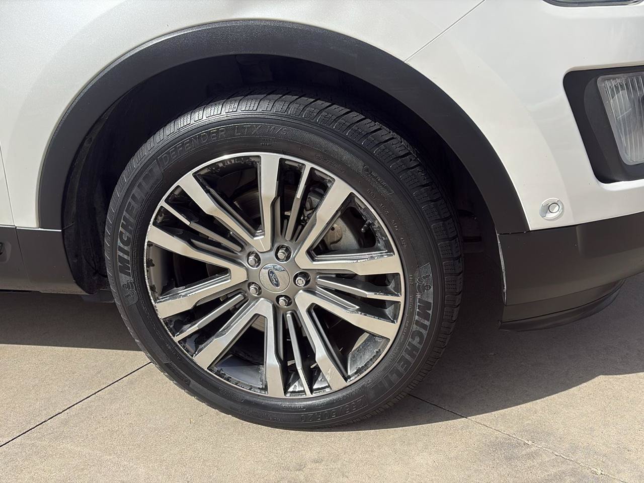 Used 2017 Ford Explorer Platinum AWD/4WD image 9