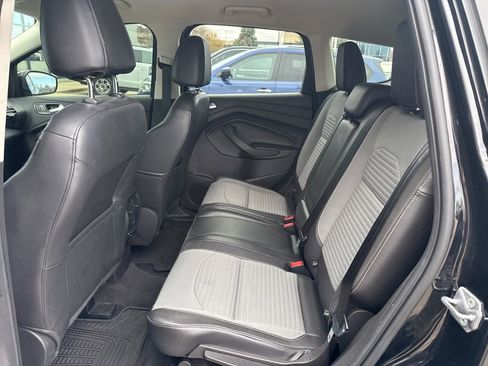 Used 2017 Ford Escape Titanium image 5
