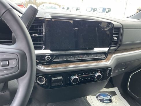 Used 2025 GMC Sierra 1500 Elevation image 6