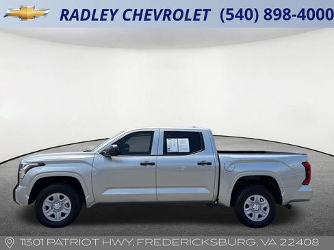 Used 2025 Toyota Tundra SR AWD/4WD image 17