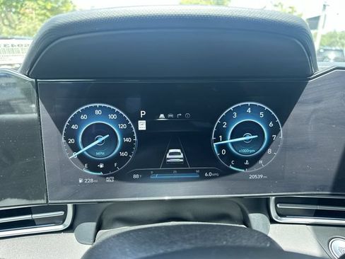Used 2025 Hyundai Elantra SEL FWD image 26