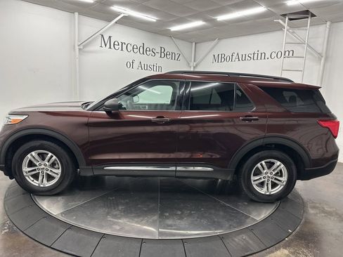 Used 2020 Ford Explorer XLT image 4