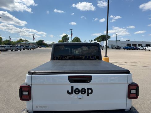 Used 2024 Jeep Gladiator Sport w/ Dual Top Group AWD/4WD image 4