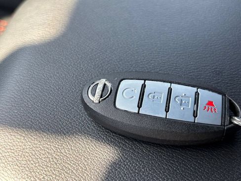 Used 2026 Nissan Frontier PRO-4X AWD/4WD image 24