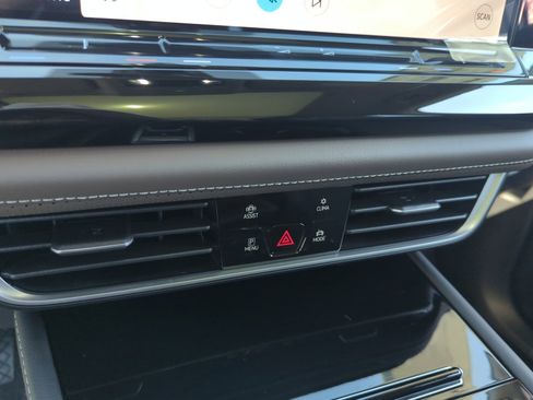 New 2026 Volkswagen Atlas SEL image 12