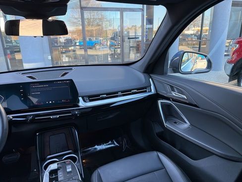 Used 2025 BMW X1 xDrive28i image 9