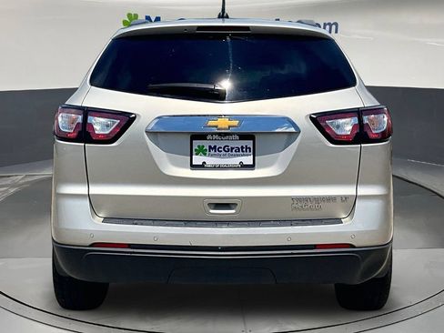 Used 2016 Chevrolet Traverse LT w/ Style and Technology Package FWD image 6