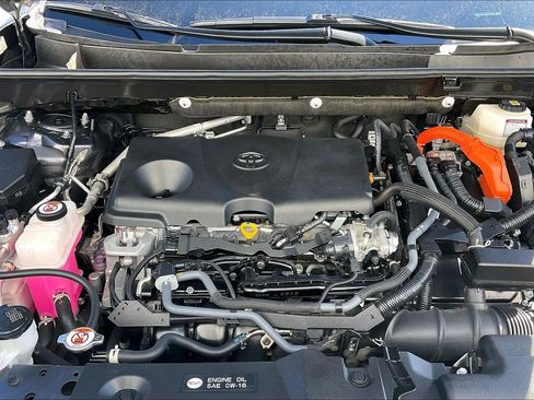 Used 2022 Toyota RAV4 SE image 13