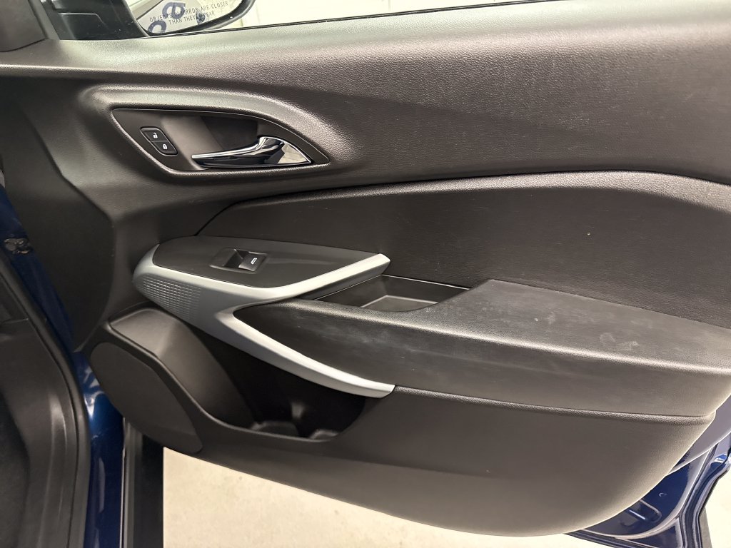 Used 2024 Chevrolet Trax LS FWD image 28