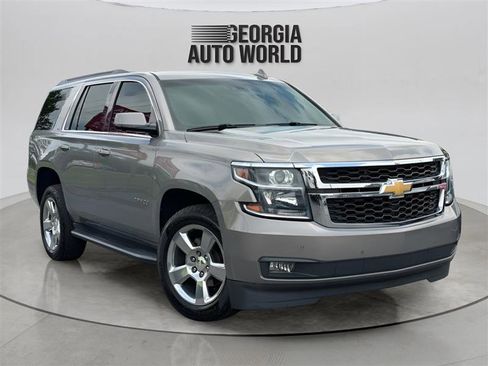 Used 2018 Chevrolet Tahoe LT w/ Luxury Package RWD image 10