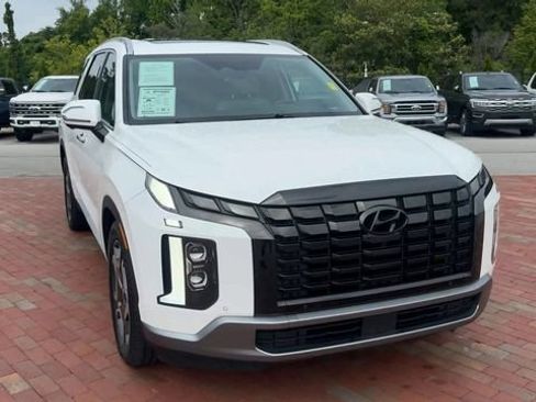 Used 2023 Hyundai Palisade SEL FWD image 5