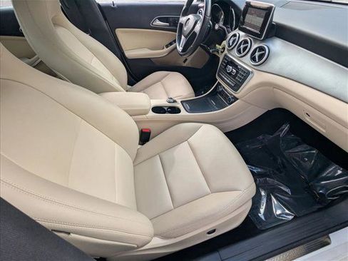 Used 2014 Mercedes-Benz CLA 250 image 19