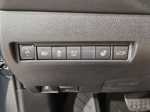 Used 2021 Toyota Venza Limited AWD/4WD image 25