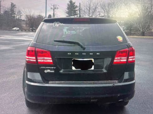 Used 2019 Dodge Journey SE image 3