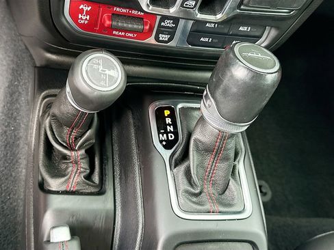 Used 2021 Jeep Gladiator Rubicon image 19