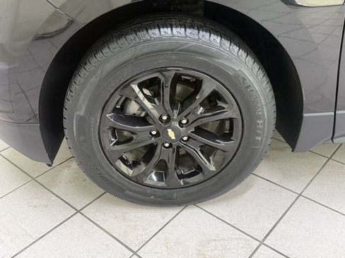 Used 2018 Chevrolet Equinox LT FWD image 12