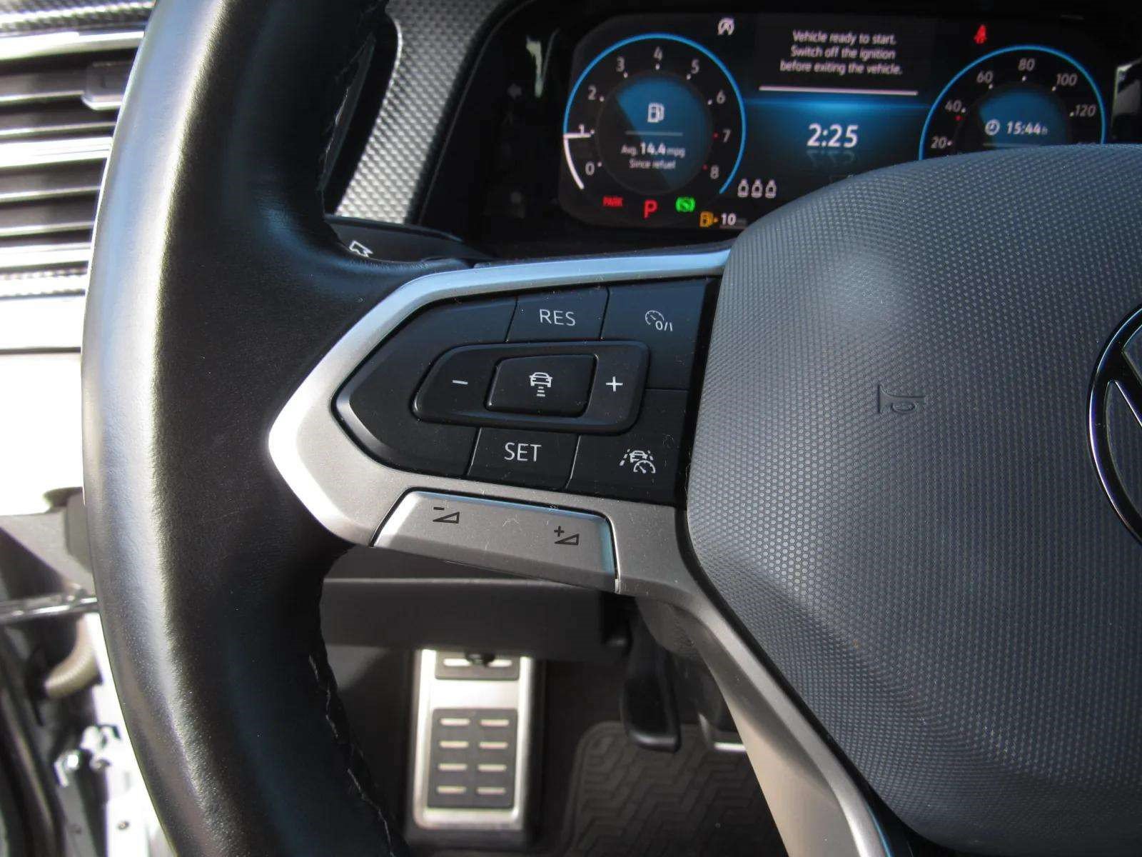Used 2024 Volkswagen Atlas Cross Sport SEL Premium R-Line AWD/4WD image 25