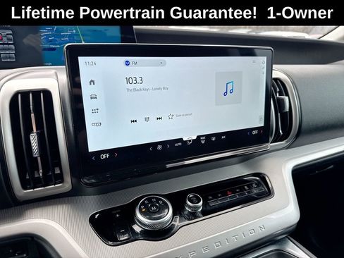 Used 2025 Ford Expedition Active AWD/4WD image 14