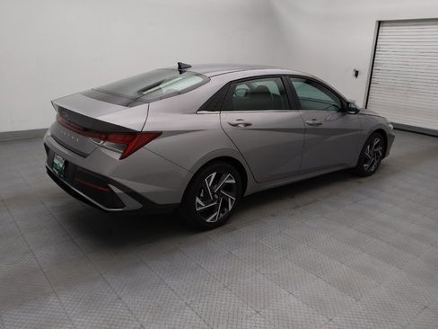Used 2025 Hyundai Elantra SEL FWD image 10