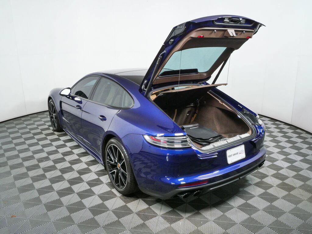 Certified 2023 Porsche Panamera 4 Platinum Edition AWD/4WD image 35