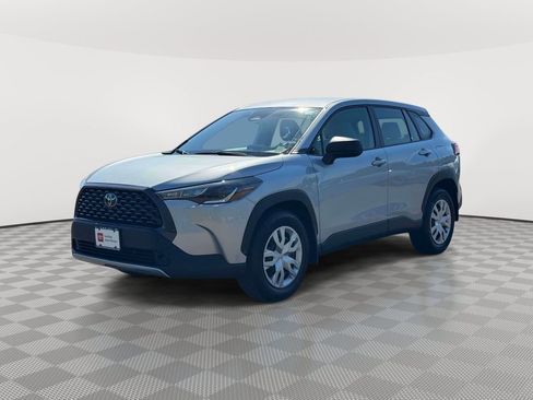 Used 2023 Toyota Corolla Cross L AWD/4WD image 3