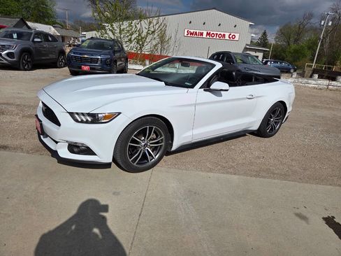 Used 2017 Ford Mustang Premium RWD image 18