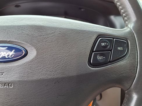 Used 2002 Ford Taurus SES image 9