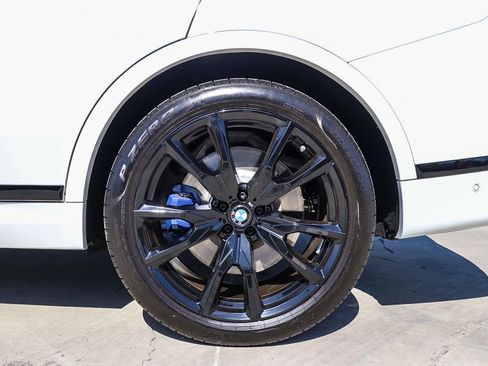 Certified 2025 BMW X7 M60i AWD/4WD image 13