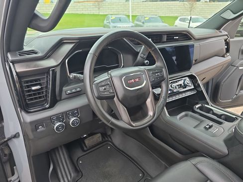 Used 2025 GMC Sierra 2500 AT4 w/ AT4 Premium Plus Package AWD/4WD image 16