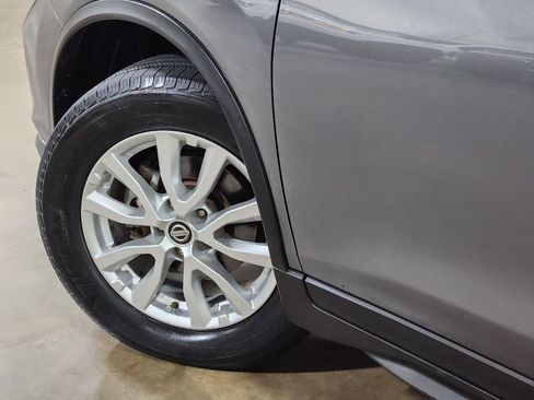 Used 2017 Nissan Rogue SV FWD image 23