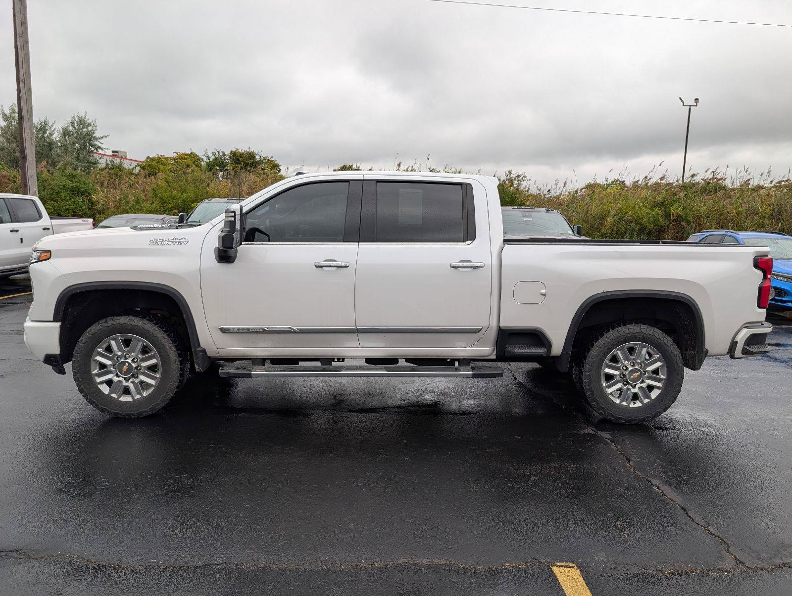 Used 2024 Chevrolet Silverado 2500 High Country w/ Technology Package AWD/4WD image 4