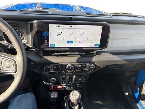 Used 2024 Jeep Wrangler Willys image 15