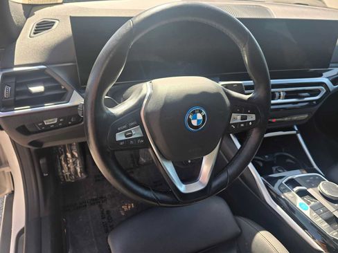 Used 2024 BMW i4 eDrive35 w/ Convenience Package RWD image 25
