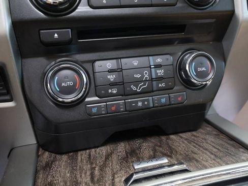 Used 2017 Ford F250 Lariat w/ Lariat Ultimate Package AWD/4WD image 25