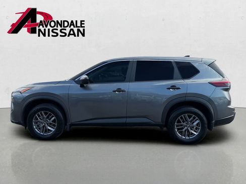 Used 2024 Nissan Rogue S FWD image 3
