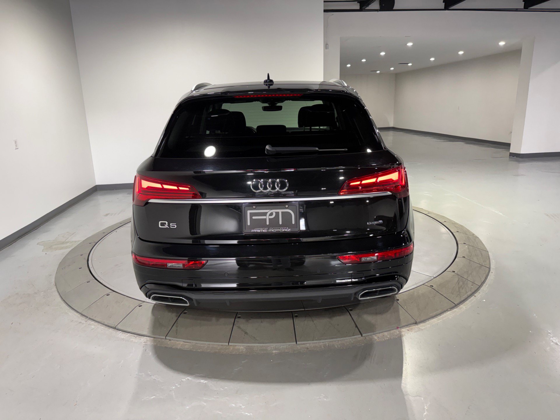 Used 2023 Audi Q5 2.0T Premium w/ Convenience Package AWD/4WD image 15