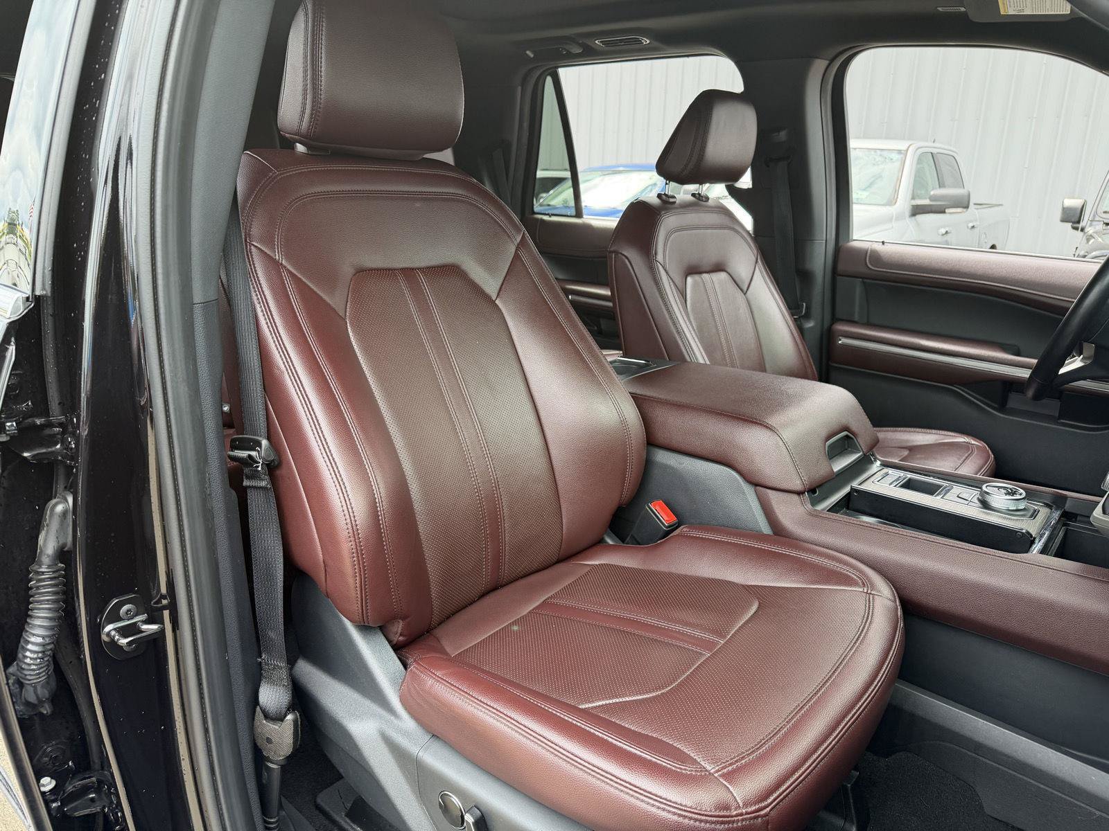 Used 2024 Ford Expedition Limited RWD image 22