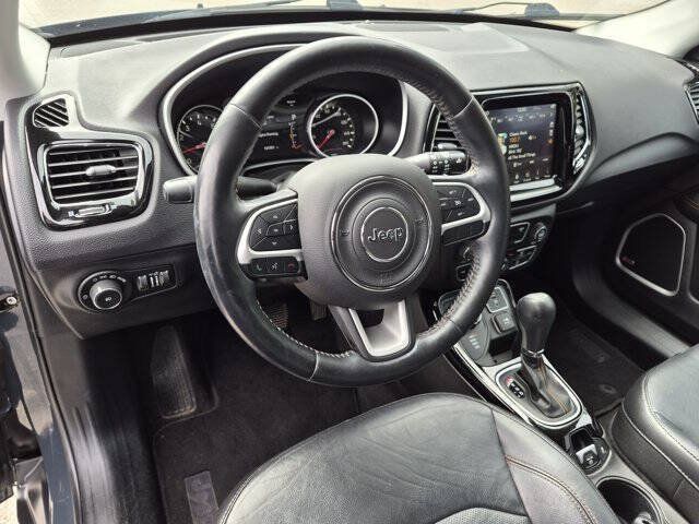Used 2018 Jeep Compass Limited w/ Navigation Group AWD/4WD image 16