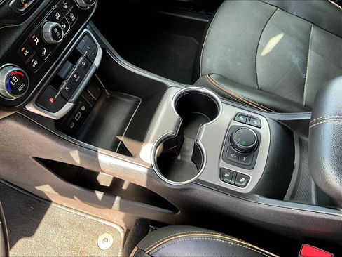 Used 2023 GMC Terrain AT4 AWD/4WD image 18