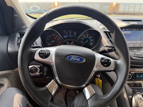 Used 2016 Ford Escape SE w/ Equipment Group 201A FWD image 8