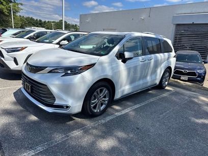 Used 2024 Toyota Sienna Platinum