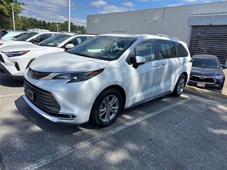 Used 2024 Toyota Sienna Platinum AWD/4WD video 1