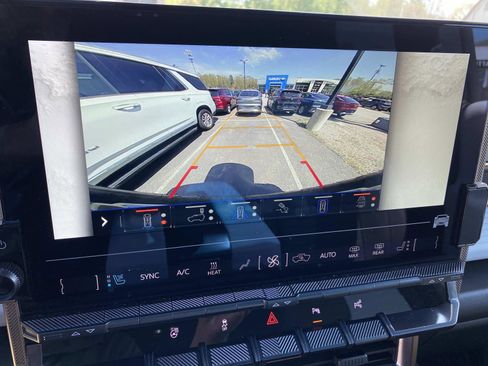 Used 2025 GMC Hummer EV 3X AWD/4WD image 15